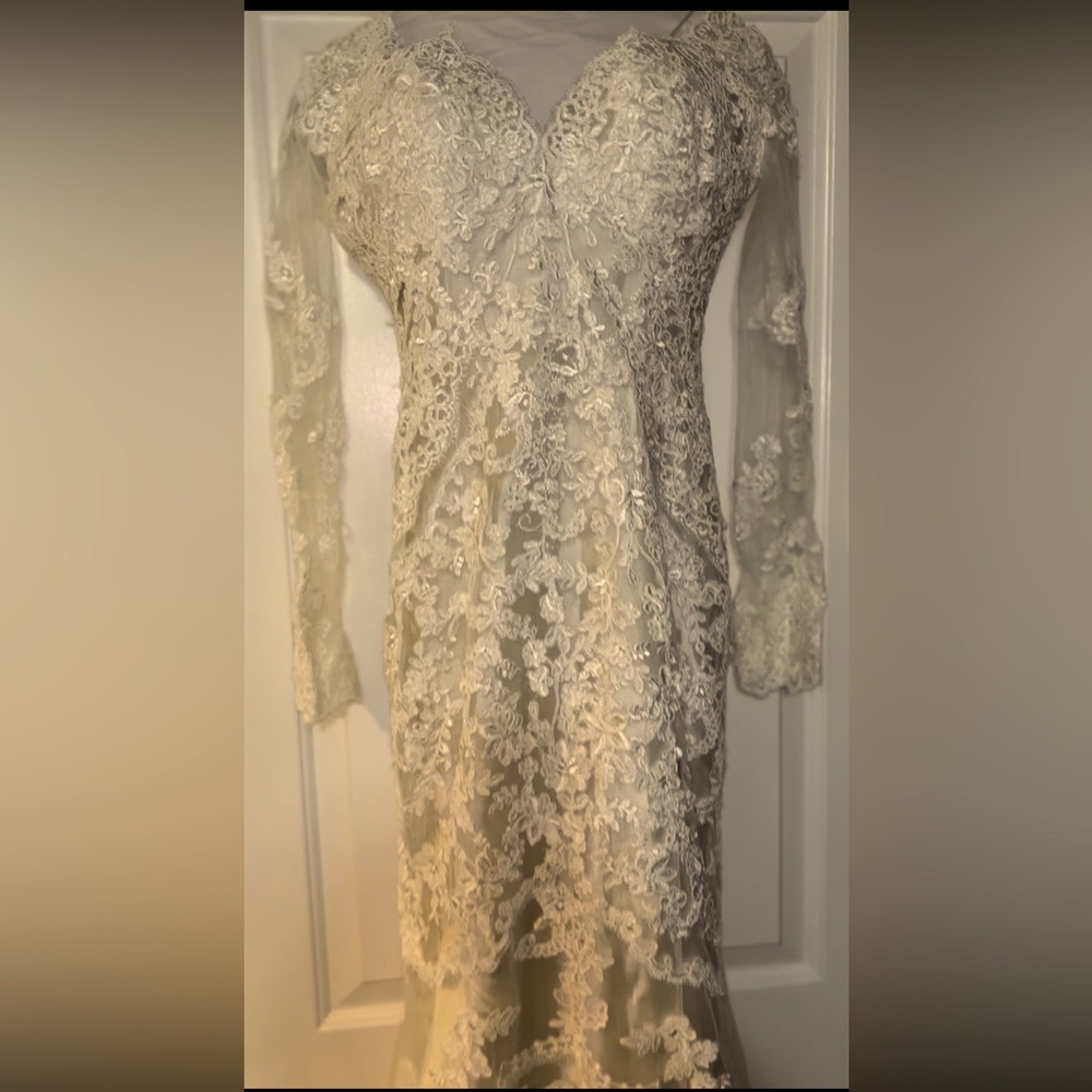 Allure Bridals Lace Romantic Wedding Dress Brand New